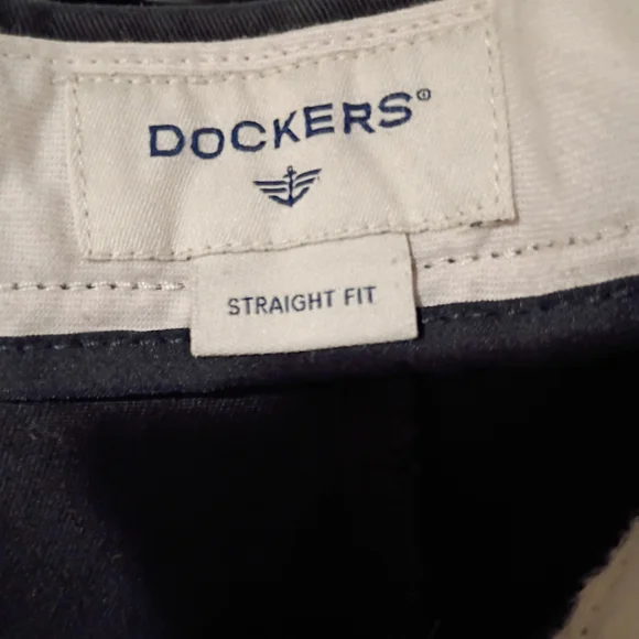 DockERS Men's Black Dress Pants W38 x L32 EUC Button Closure Pocket Straight Fit - Picture 6 of 8